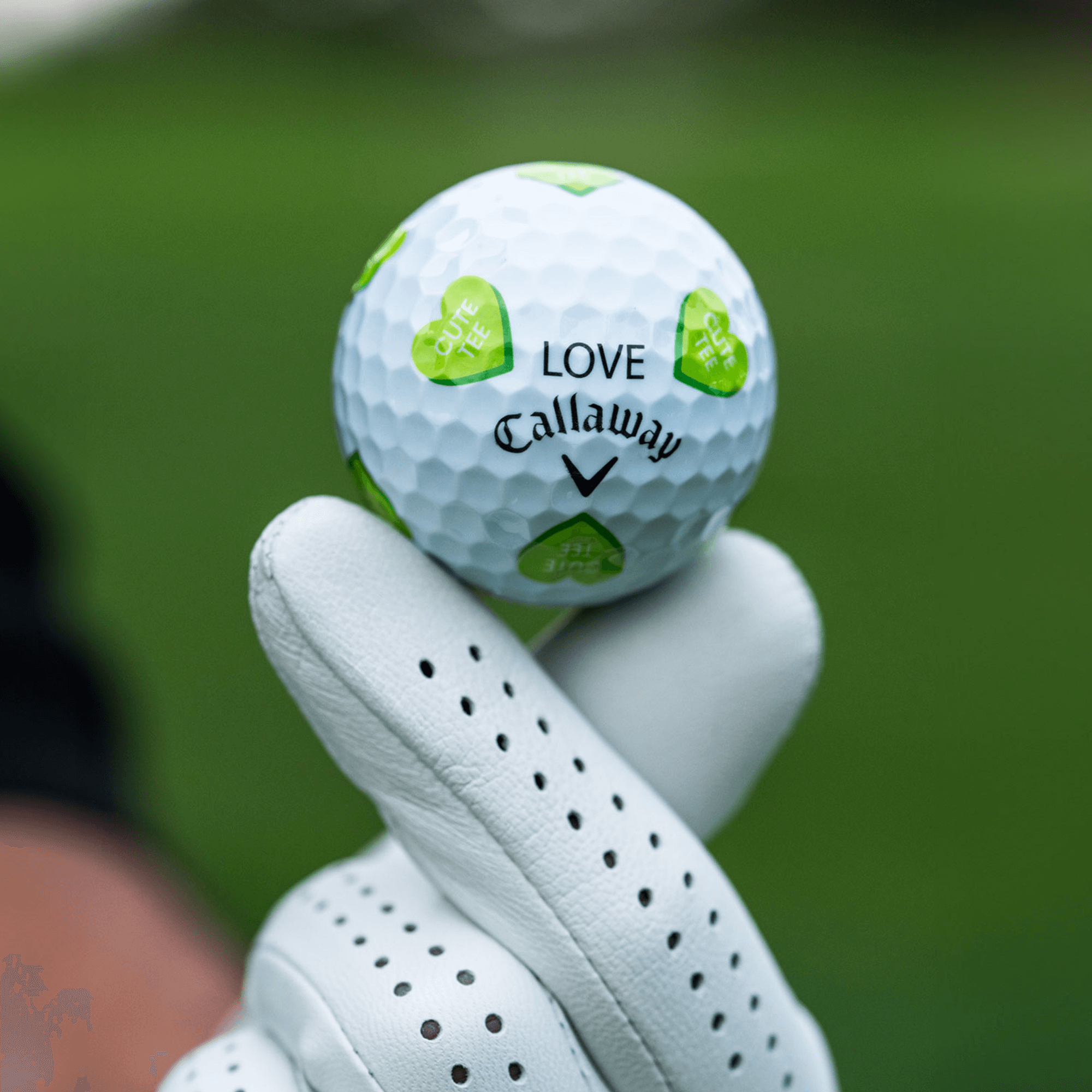 Édition limitée Chrome Tour Valentine's Golf Hearts Balles de golf (douzaine) balls-2024-chrome-tour-truvis-valentines-day_1